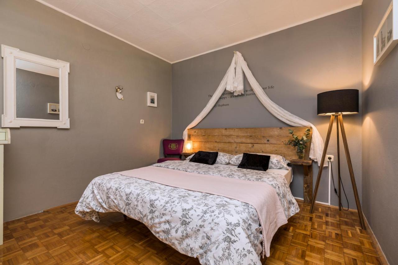 Alaburic Rooms & Apartment Mali Lošinj Extérieur photo